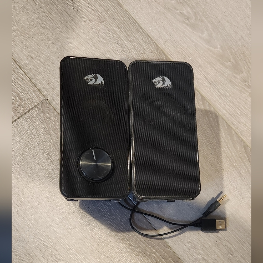 Compact Black Portable Speaker with USB Connectivity